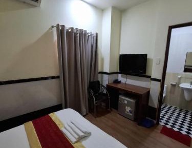 Standard Queen Room
