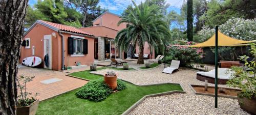 Villa - Beach Front