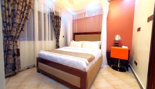 Standard Queen Room