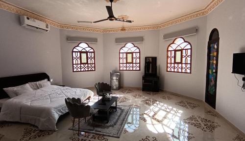 غرفه مزدوجه اطلاله علي المزرعه