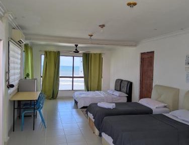 Family Room with Sea View