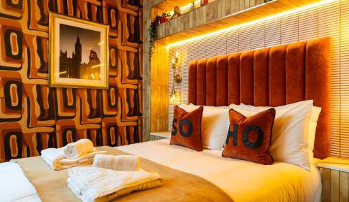 Deluxe King Room
