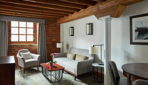 1 Bedroom Junior Suite, 1 King
