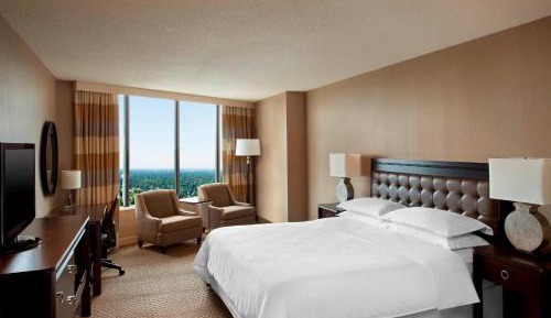 Club lounge access, 1 Bedroom Suite, 1 King