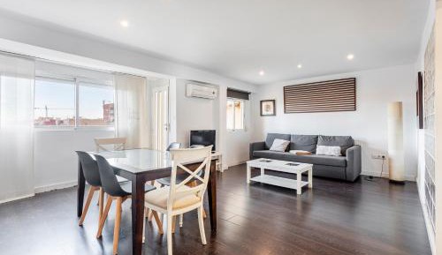 Superior One-Bedroom Apartment with Balcony