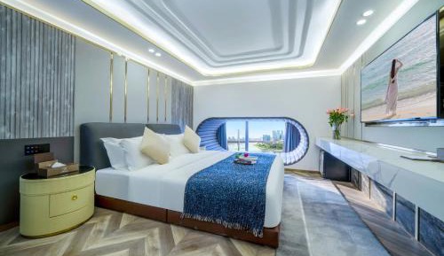 Queen Room With View 