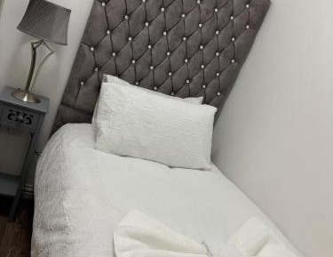 Single Room with Private Bathroom