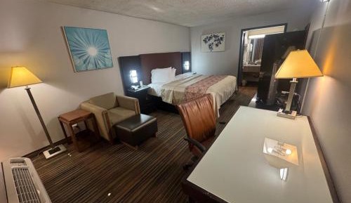 Deluxe King Room