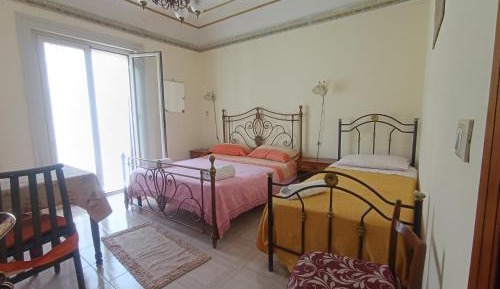 Basic Triple Room with Shared Bathroom