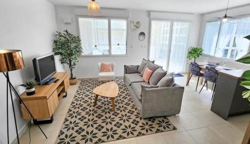 Two-Bedroom Apartment with Balcony and Terrace