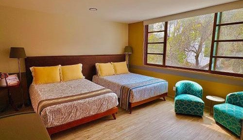 Quadruple Room with Private Bathroom