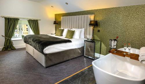 Deluxe Double Room with Bath