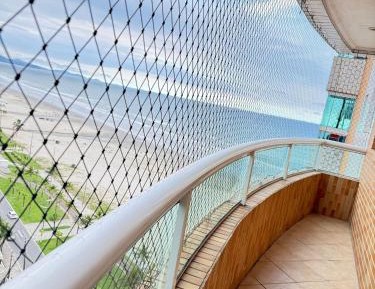 One-Bedroom Apartment with Balcony and Sea View