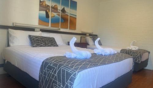 Deluxe Queen Room