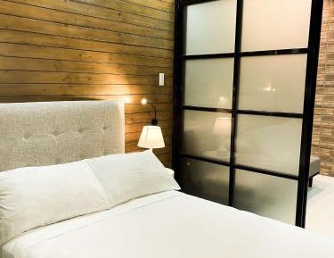 Superior One-Bedroom Apartment