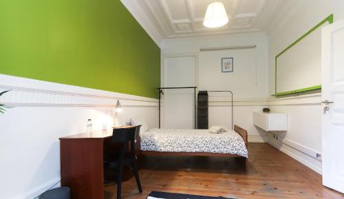 Large Double or Twin Room with Shared Bathroom