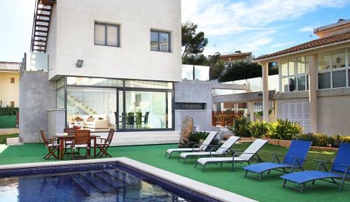 Villa with Private Pool