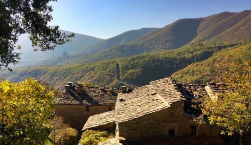 Two-Bedroom Apartment with Mountain View