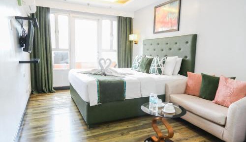 Deluxe King Room