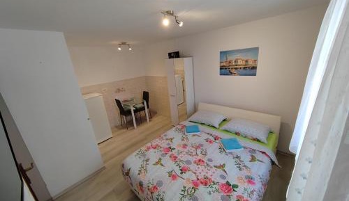 Standard Double Room with Shared Bathroom