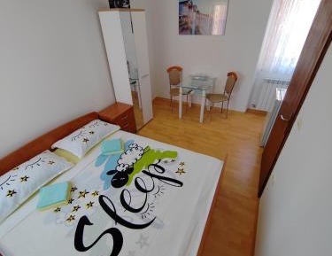 Standard Double Room with Shared Bathroom