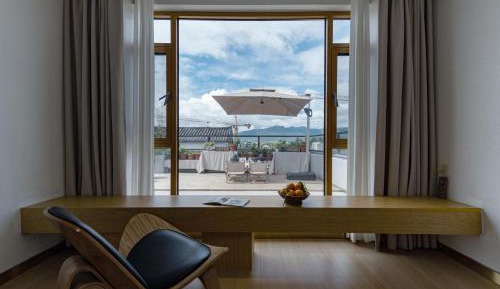 King Room with Mountain View
