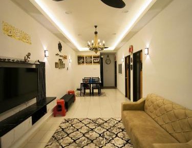 Three-Bedroom Holiday Home 