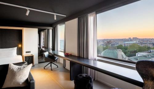 Gallery Suite with Extra Bed (2 Adults + 1 Child)