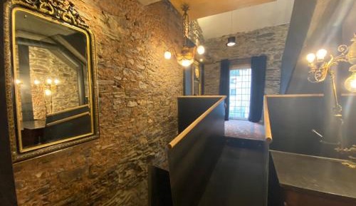 Studio - Split Level