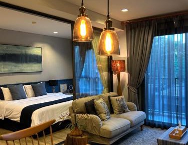 Deluxe One-Bedroom Apartment with Garden View