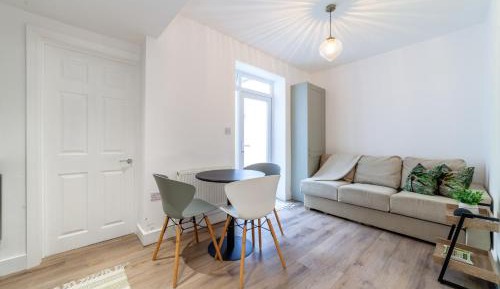 Two-Bedroom Deluxe Apartment with Garden View