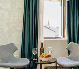 Deluxe Suite with Sea View