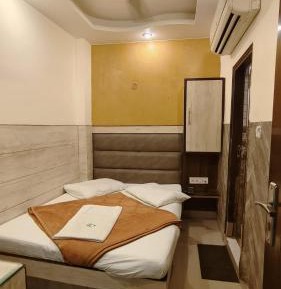 Single Room with Private Bathroom