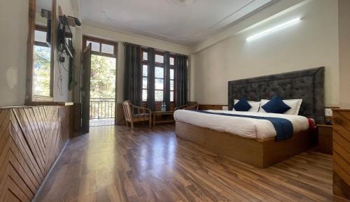 Deluxe Double Room with Balcony