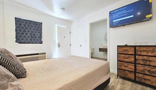 Double Room with Private Bathroom