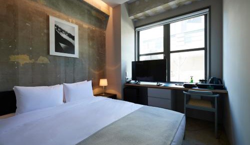 Compact Double Room - Non-Smoking