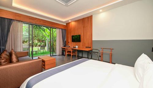 Premier Deluxe Suite with Balcony