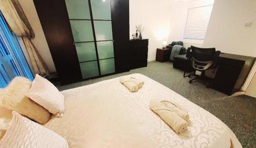 Deluxe Double Room with Shower