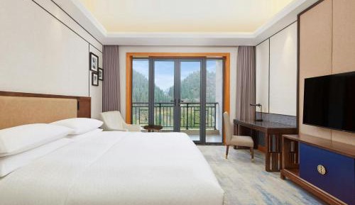 Comfort King Room with Garden View