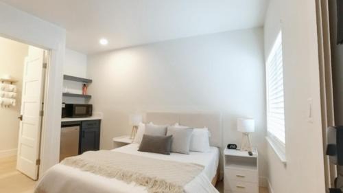 Studio Apartment with One Double Bed