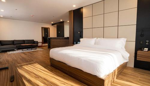 King Room - Non-Smoking