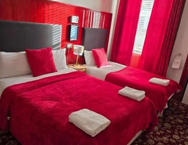 Basic Triple Room with Shared Bathroom