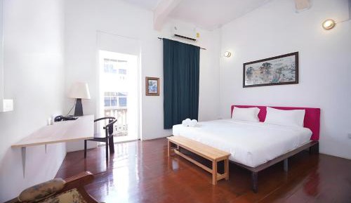 Studio with Balcony