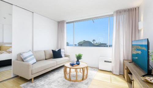 One-Bedroom Apartment with Ocean View