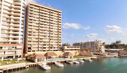 Two-Bedroom Apartment with Terrace and Sea View