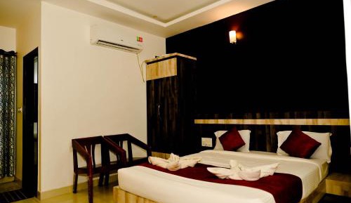 Deluxe Room (2 Adults + 1 Child)
