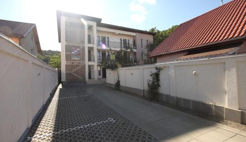 Twin Studio