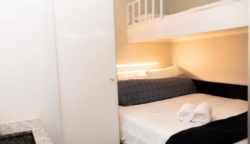 Cabine Quarto com Cama de Casal e Cama Beliche