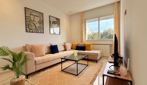 One-Bedroom Apartment with City View