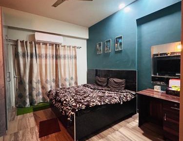 Studio with Balcony